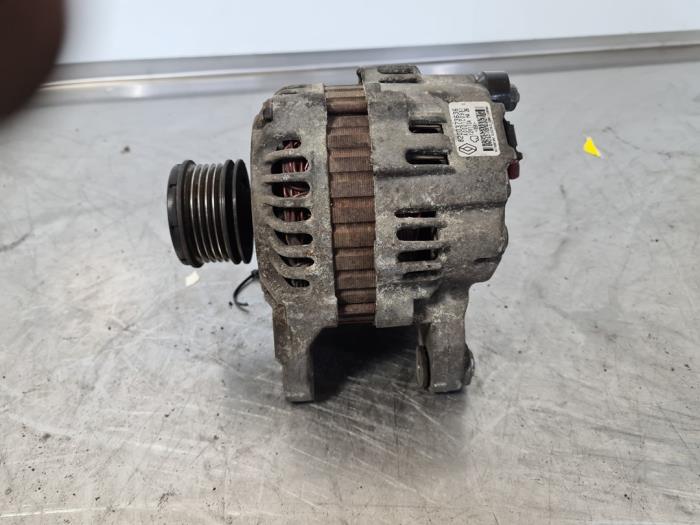 Dynamo d'un Nissan Kubistar (F10) 1.5 dCi 65 2004