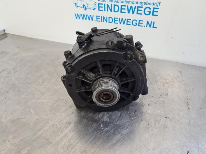 Usagé Dynamo Mercedes E Combi (S210) 2.2 E-220 CDI 16V Prix € 90,00 Règlement à la marge proposé par Auto- en demontagebedrijf Eindewege