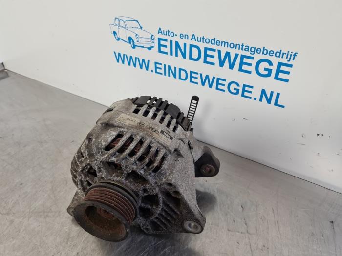 Begagnade Dynamo Audi A4 (B5) 1.8 20V Pris € 35,00 Marginaltabell erbjuds av Auto- en demontagebedrijf Eindewege
