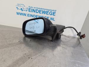 Used Wing mirror, left Peugeot 407 SW (6E) 1.6 HDi 16V Price € 30,00 Margin scheme offered by Auto- en demontagebedrijf Eindewege