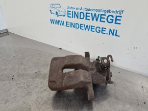 Begagnade Bakre bromsok, vänster Renault Megane II (BM/CM) 2.0 16V Pris € 30,00 Marginaltabell erbjuds av Auto- en demontagebedrijf Eindewege