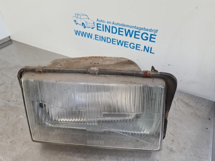 Używane Reflektor prawy Ford Granada Cena € 50,00 Procedura marży oferowane przez Auto- en demontagebedrijf Eindewege