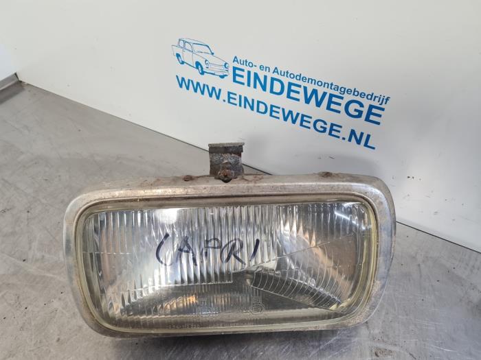 Używane Reflektor prawy Ford Capri 1 (ECJ) Cena € 75,00 Procedura marży oferowane przez Auto- en demontagebedrijf Eindewege