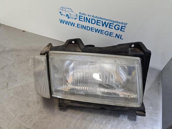Headlight, right from a Fiat Scudo (220Z) 1.9 D 2001