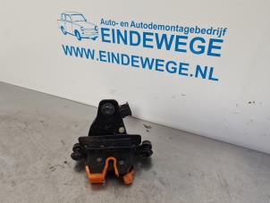 Used Boot lid lock mechanism Skoda Fabia (6Y5) 1.4i Price € 20,00 Margin scheme offered by Auto- en demontagebedrijf Eindewege