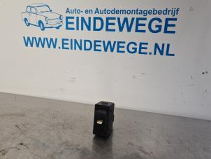 Gebrauchte Elektrisches Fenster Schalter Peugeot 407 SW (6E) 2.0 HDiF 16V Preis € 10,00 Margenregelung angeboten von Auto- en demontagebedrijf Eindewege