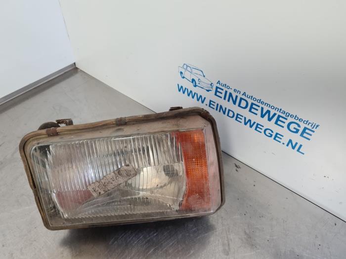 Używane Reflektor lewy Opel Rekord D Cena € 75,00 Procedura marży oferowane przez Auto- en demontagebedrijf Eindewege