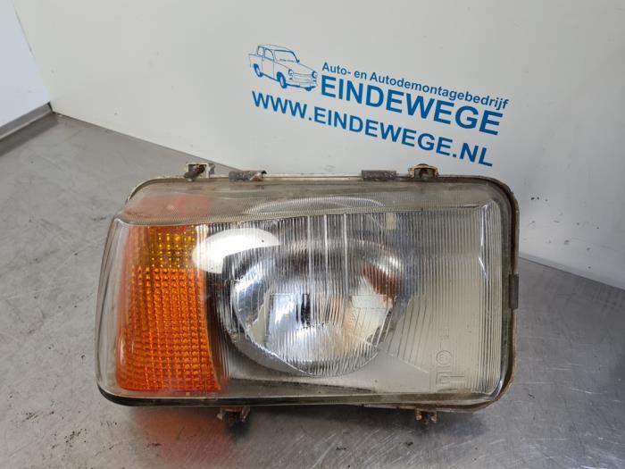 Używane Reflektor prawy Volvo 340/343/345 Cena € 50,00 Procedura marży oferowane przez Auto- en demontagebedrijf Eindewege