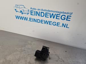 Used Ignition switch contact block Opel Meriva 1.4 16V Twinport Price € 15,00 Margin scheme offered by Auto- en demontagebedrijf Eindewege