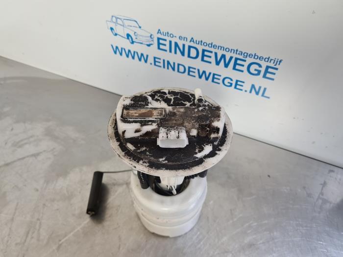 Usagé Pompe à carburant Renault Twingo II (CN) 1.2 Prix € 30,00 Règlement à la marge proposé par Auto- en demontagebedrijf Eindewege