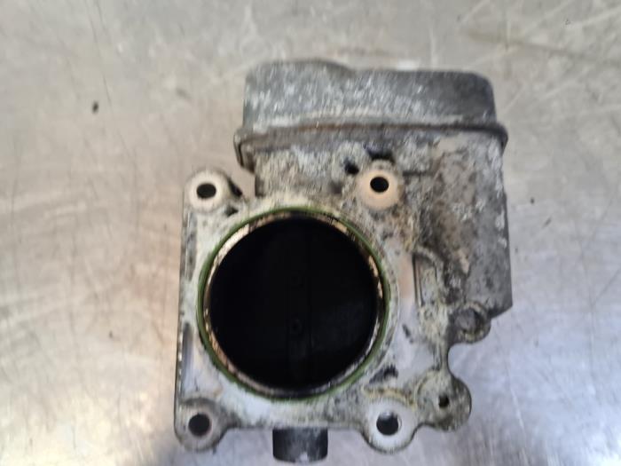Throttle body from a Opel Vectra C GTS 2.2 DIG 16V 2005