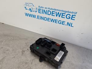 Używane Skrzynka bezpieczników Peugeot 407 SW (6E) 2.0 HDiF 16V Cena € 50,00 Procedura marży oferowane przez Auto- en demontagebedrijf Eindewege