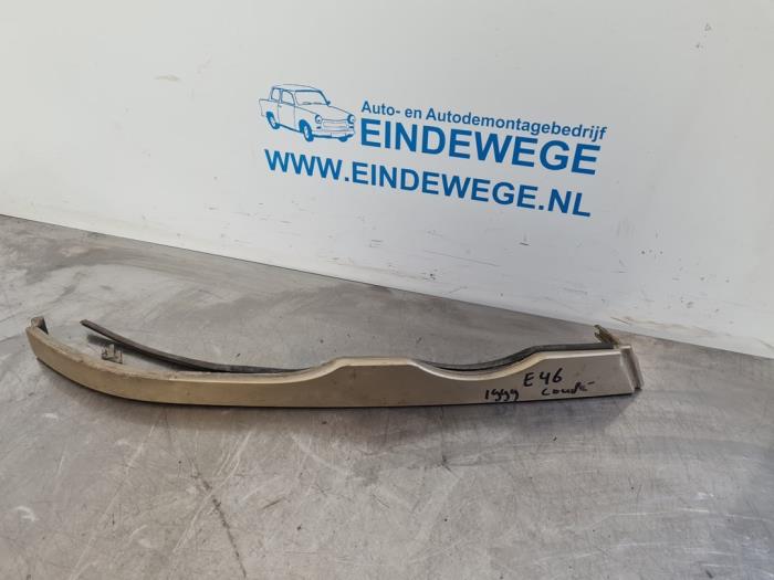 Używane Krawedz reflektora prawa BMW 3 serie (E46/2) 318 Ci Cena € 20,00 Procedura marży oferowane przez Auto- en demontagebedrijf Eindewege
