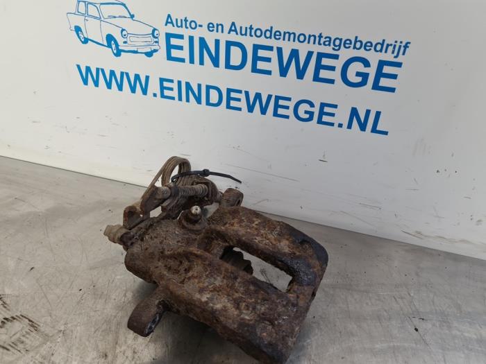 Gebrauchte Bremszange rechts hinten Audi A4 (B5) 1.6 Preis € 30,00 Margenregelung angeboten von Auto- en demontagebedrijf Eindewege