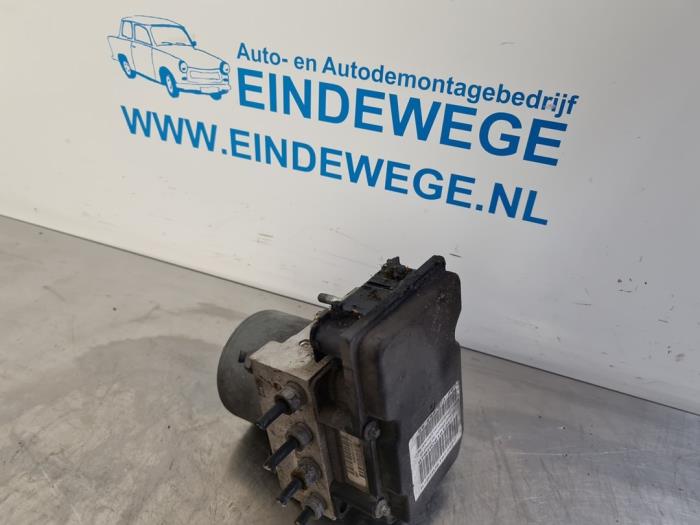 Begagnade ABS-pump Peugeot 307 Break (3E) 1.6 HDiF 110 16V Pris € 50,00 Marginaltabell erbjuds av Auto- en demontagebedrijf Eindewege