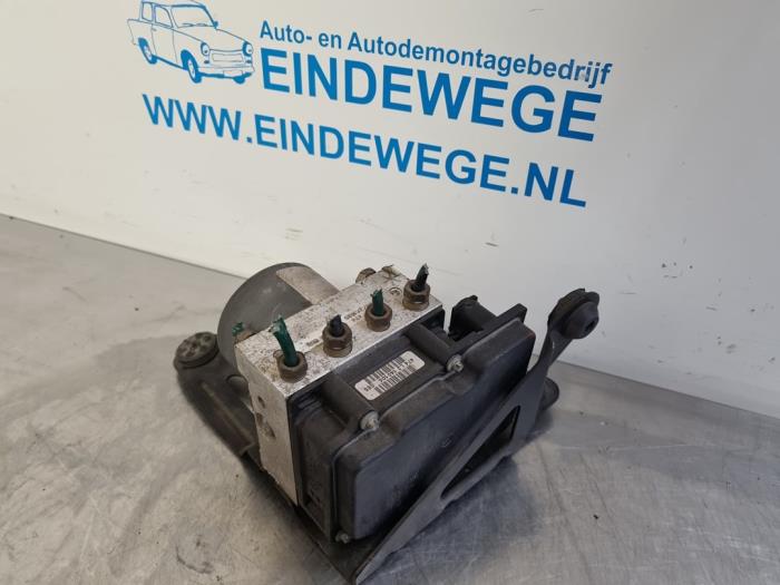 Usagé Pompe ABS Renault Scénic II (JM) 1.9 dCi 120 Prix € 50,00 Règlement à la marge proposé par Auto- en demontagebedrijf Eindewege