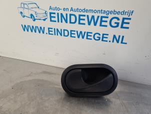 Used Handle Renault Twingo II (CN) 1.2 Price € 10,00 Margin scheme offered by Auto- en demontagebedrijf Eindewege