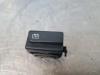 Rear window heating switch from a Renault Clio II (BB/CB) 1.2 2003