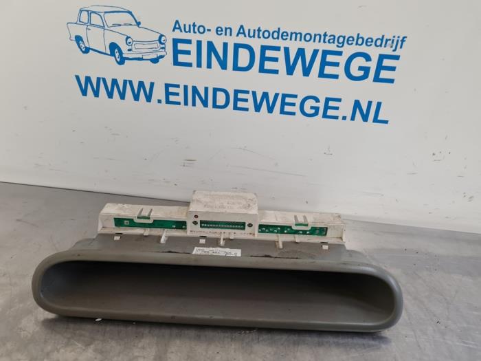 Begagnade Innerdisplay Renault Twingo (C06) 1.2 Pris € 20,00 Marginaltabell erbjuds av Auto- en demontagebedrijf Eindewege