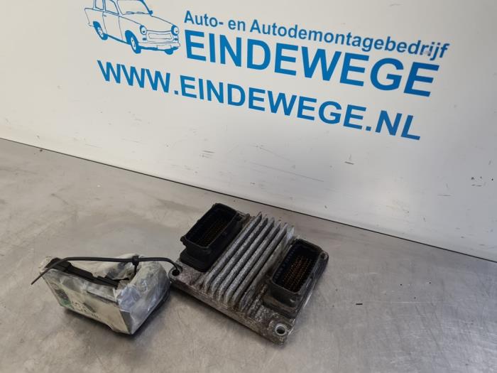 Used Engine management computer Opel Corsa C (F08/68) 1.7 DI 16V Price € 75,00 Margin scheme offered by Auto- en demontagebedrijf Eindewege