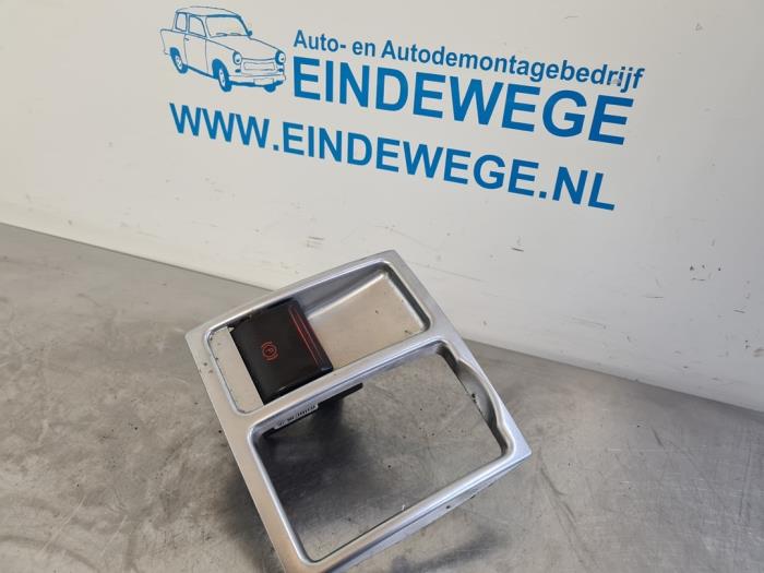 Gebrauchte Handbremse Schalter Ford Focus C-Max 1.6 TDCi 16V Preis € 20,00 Margenregelung angeboten von Auto- en demontagebedrijf Eindewege