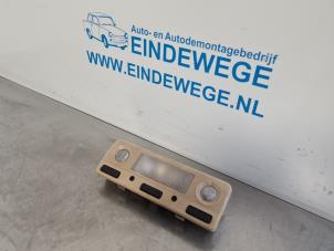 Usagé Eclairage intérieur avant BMW 7 serie (E38) 735i/iL V8 32V Prix € 25,00 Règlement à la marge proposé par Auto- en demontagebedrijf Eindewege