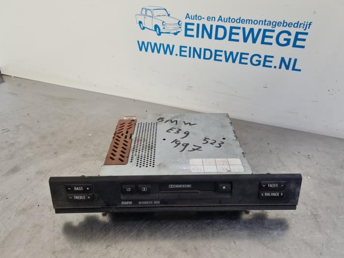 Używane Radio/Kasety BMW 5 serie (E39) 523i 24V Cena € 30,00 Procedura marży oferowane przez Auto- en demontagebedrijf Eindewege