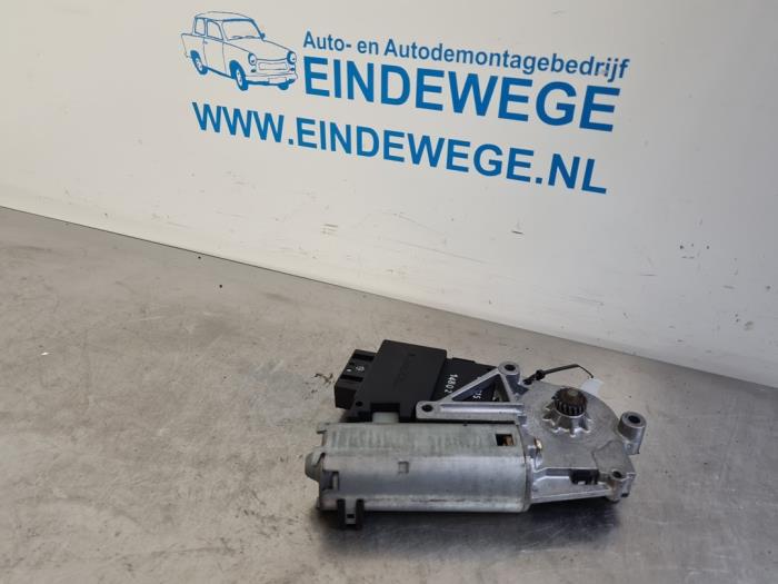 Używane Silnik szyberdachu BMW 5 serie Touring (E39) 528i 24V Cena € 30,00 Procedura marży oferowane przez Auto- en demontagebedrijf Eindewege