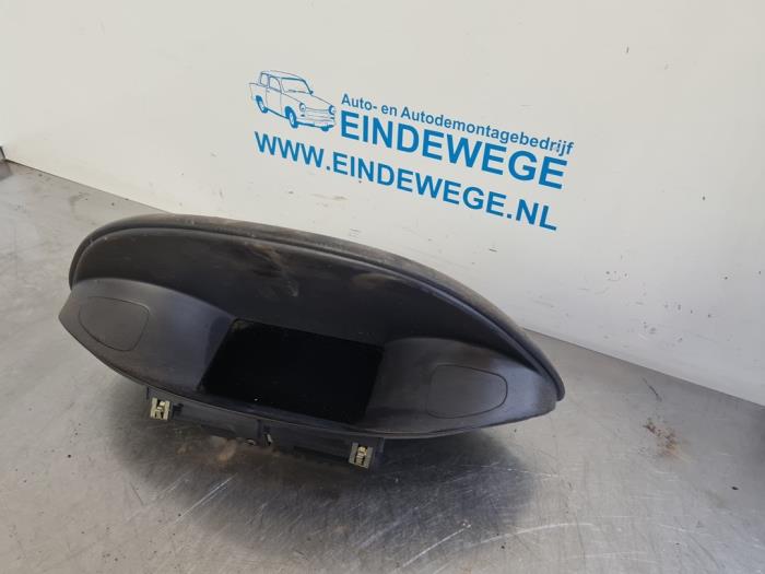 Begagnade Innerdisplay Renault Laguna II Grandtour (KG) 3.0 V6 24V Pris € 40,00 Marginaltabell erbjuds av Auto- en demontagebedrijf Eindewege