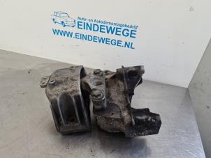 Usagé Support moteur Volkswagen Golf IV (1J1) 1.6 16V Prix € 30,00 Règlement à la marge proposé par Auto- en demontagebedrijf Eindewege