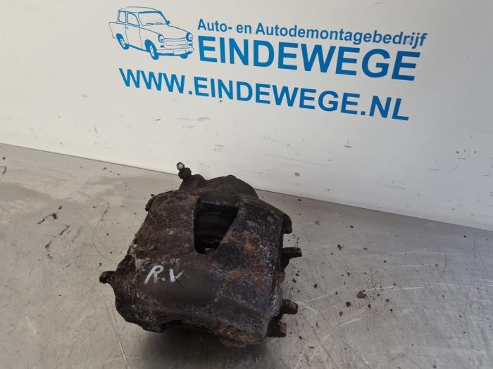Begagnade Främre bromsok, höger Skoda Fabia (6Y5) 1.2 HTP Pris € 30,00 Marginaltabell erbjuds av Auto- en demontagebedrijf Eindewege