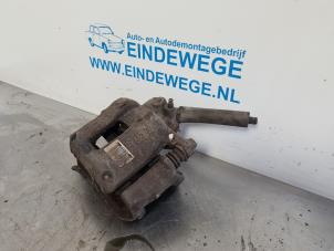 Used Front brake calliper, left Peugeot 307 SW (3H) 2.0 16V Price € 30,00 Margin scheme offered by Auto- en demontagebedrijf Eindewege