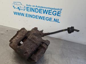 Used Front brake calliper, left Renault Kangoo (KC) 1.2 16V Price € 30,00 Margin scheme offered by Auto- en demontagebedrijf Eindewege