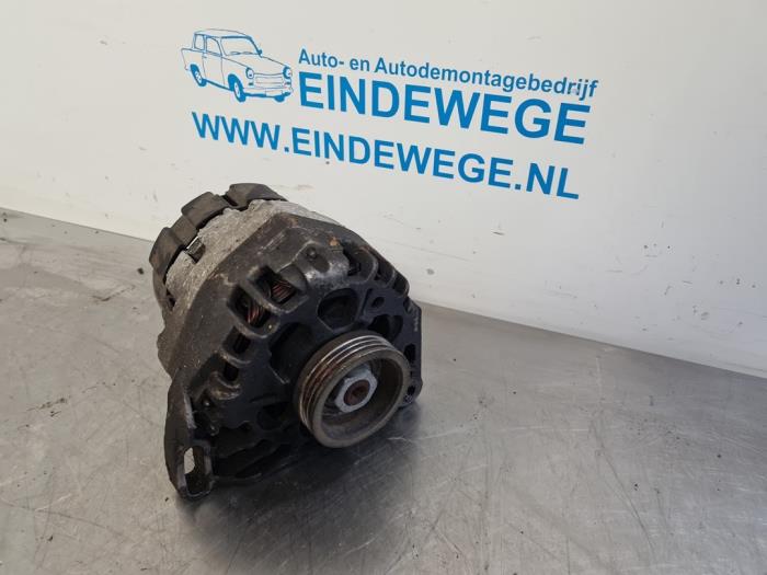 Begagnade Dynamo Renault Kangoo (KC) 1.2 16V Pris € 30,00 Marginaltabell erbjuds av Auto- en demontagebedrijf Eindewege