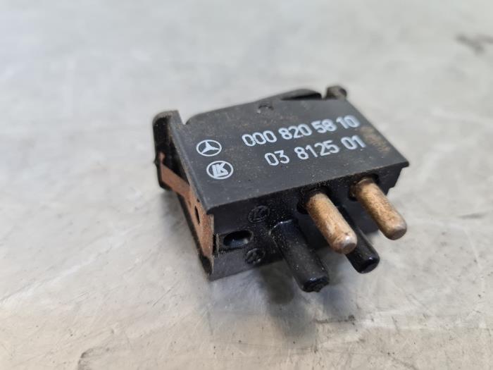 Fog light switch Mercedes 200300D 200 D 0008205810 MERCEDES