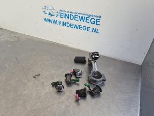 Used Set of cylinder locks (complete) Nissan Vanette Price € 50,00 Margin scheme offered by Auto- en demontagebedrijf Eindewege