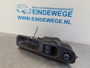 Used Multi-functional window switch Renault Twingo (C06) 1.2 Price € 25,00 Margin scheme offered by Auto- en demontagebedrijf Eindewege