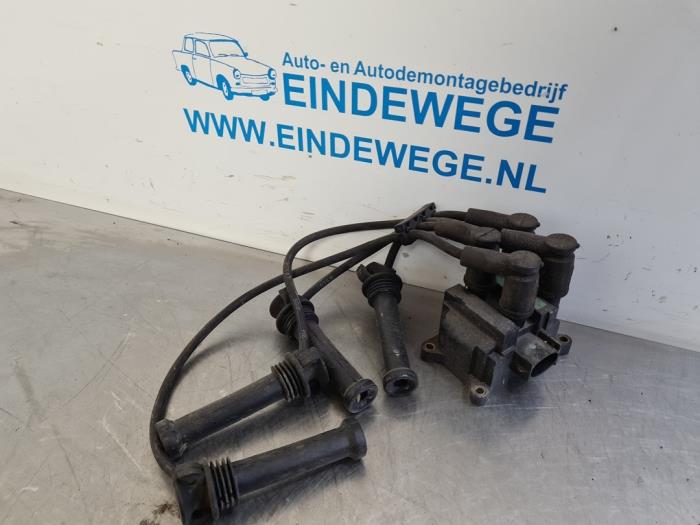 Usagé Bobine Ford Mondeo III 1.8 16V Prix € 30,00 Règlement à la marge proposé par Auto- en demontagebedrijf Eindewege
