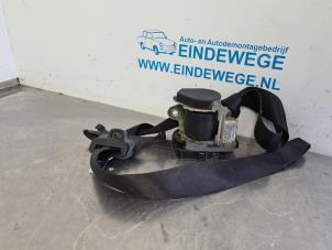 Used Front seatbelt, right Mercedes CLK (W208) 2.3 230K Evo 16V Price € 35,00 Margin scheme offered by Auto- en demontagebedrijf Eindewege