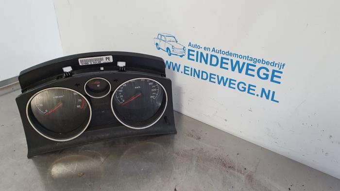 Begagnade Instrumentpanel Opel Astra H SW (L35) 1.6 16V Twinport Pris € 50,00 Marginaltabell erbjuds av Auto- en demontagebedrijf Eindewege