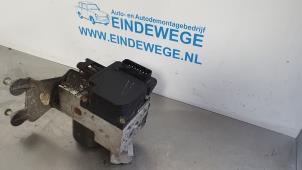 Used ABS pump Mercedes S (W220) 4.3 S-430 V8 24V Price € 60,00 Margin scheme offered by Auto- en demontagebedrijf Eindewege