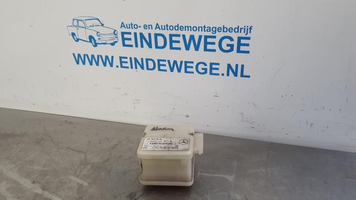 Używane Modul alarmu Mercedes S (W220) 4.3 S-430 V8 24V Cena € 25,00 Procedura marży oferowane przez Auto- en demontagebedrijf Eindewege