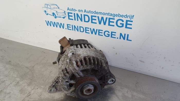 Usagé Dynamo Nissan Micra (K12) 1.2 16V Prix € 35,00 Règlement à la marge proposé par Auto- en demontagebedrijf Eindewege