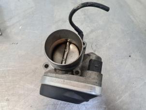 Drosselklappengehäuse van een Renault Megane II (BM/CM) 1.6 16V 2005