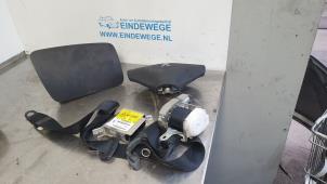 Used Airbag set Peugeot 107 1.0 12V Price € 200,00 Margin scheme offered by Auto- en demontagebedrijf Eindewege