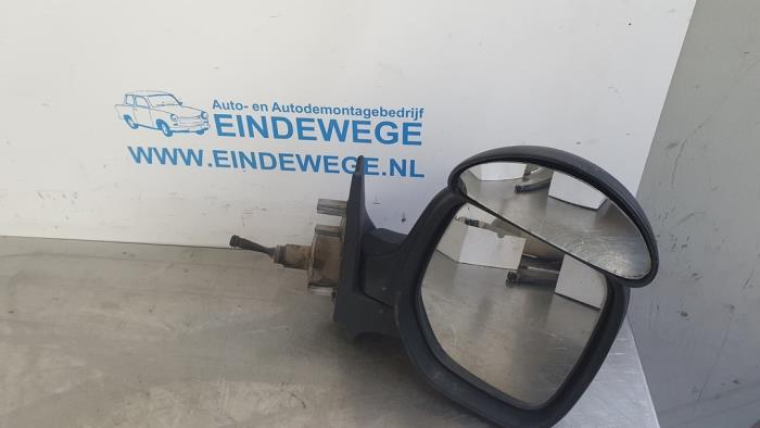 Usados Retrovisor externo derecha Peugeot Partner 1.9 D Precio € 25,00 Norma de margen ofrecido por Auto- en demontagebedrijf Eindewege