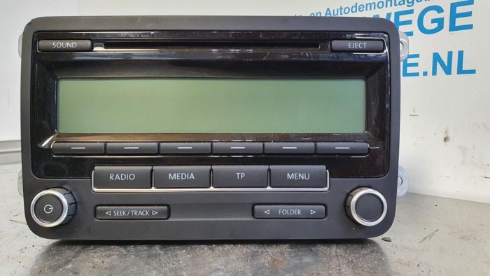 Radioodtwarzacz CD z Volkswagen Polo V (6R) 1.6 TDI 16V 90 2010