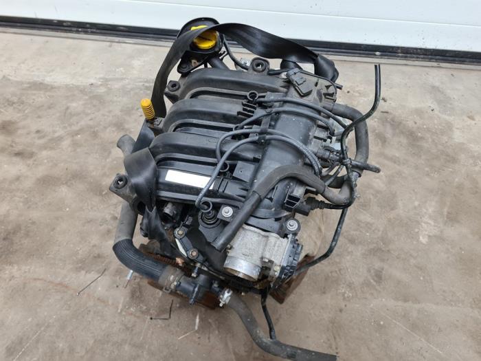 Engine from a Renault Twingo II (CN) 1.2 16V 2007