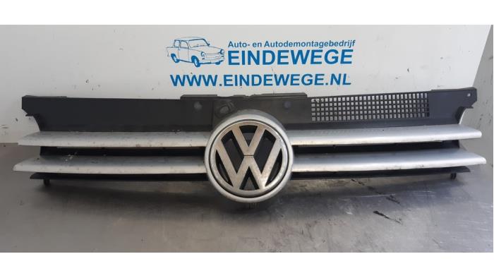 Grill van een Volkswagen Golf IV (1J1) 1.6 1998