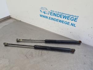 Used Set of gas struts for boot Volkswagen Fox (5Z) 1.2 Price € 20,00 Margin scheme offered by Auto- en demontagebedrijf Eindewege